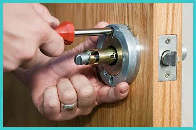 Advanced Locksmith Service North Miami, FL 305-744-5805 - 10-residential-lockouts