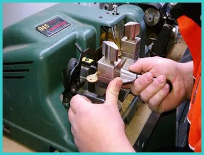 Advanced Locksmith Service North Miami, FL 305-744-5805 - 18-key-making