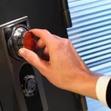 Advanced Locksmith Service North Miami, FL 305-744-5805 - sb-com-01